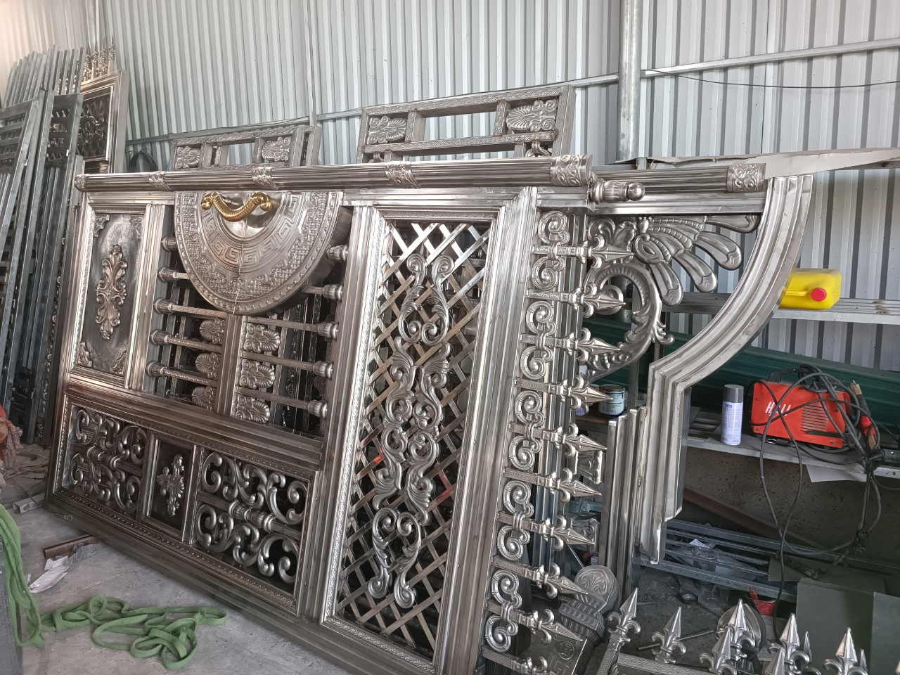 Cổng Inox Thô