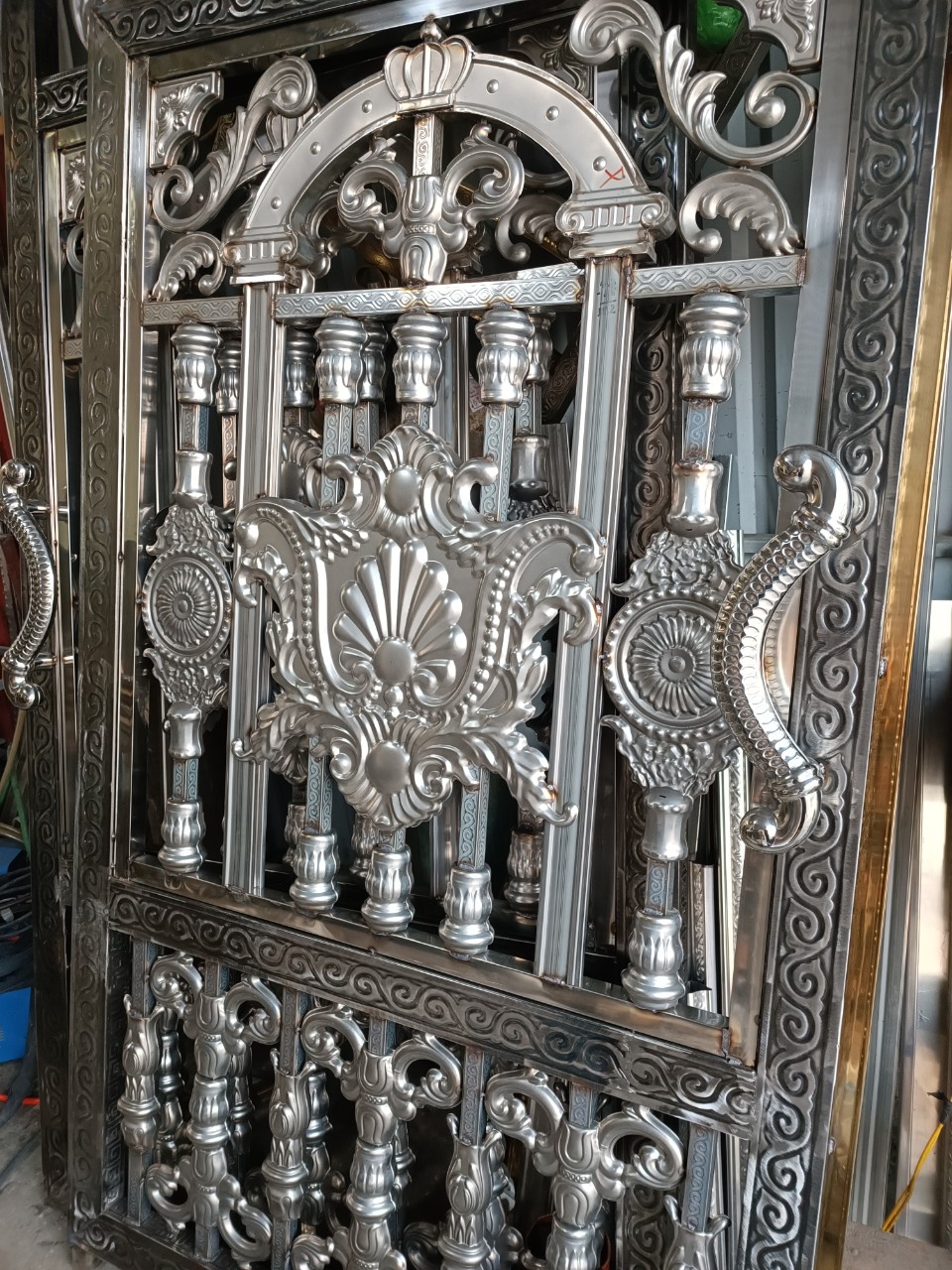 Cổng Inox Thô